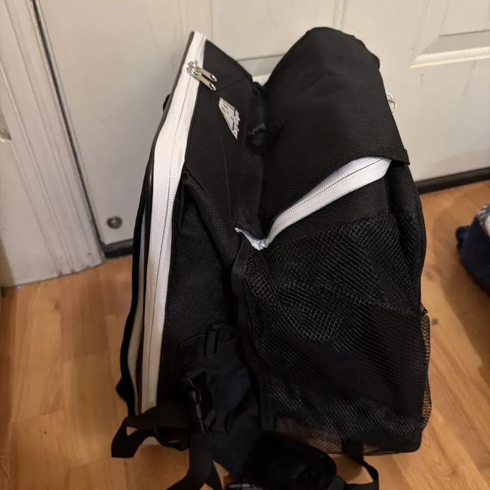 Easywayz Pet Backpack Carrier For Travel / Hiking Dog / Cat Black New